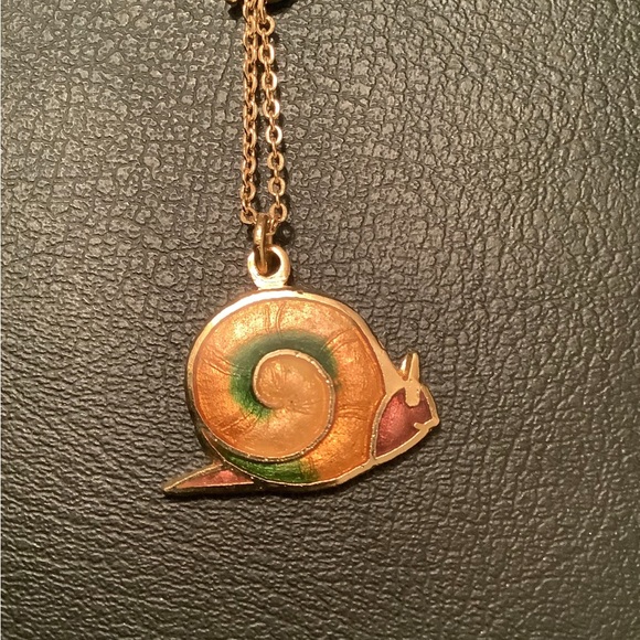 NEW Cloisonné Snail Necklace peach green gold - Picture 2 of 5